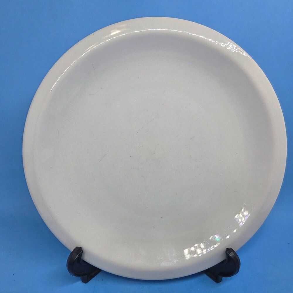 Pottery Barn 10 1/4" White Du Jour Round Dinner Plate GUC